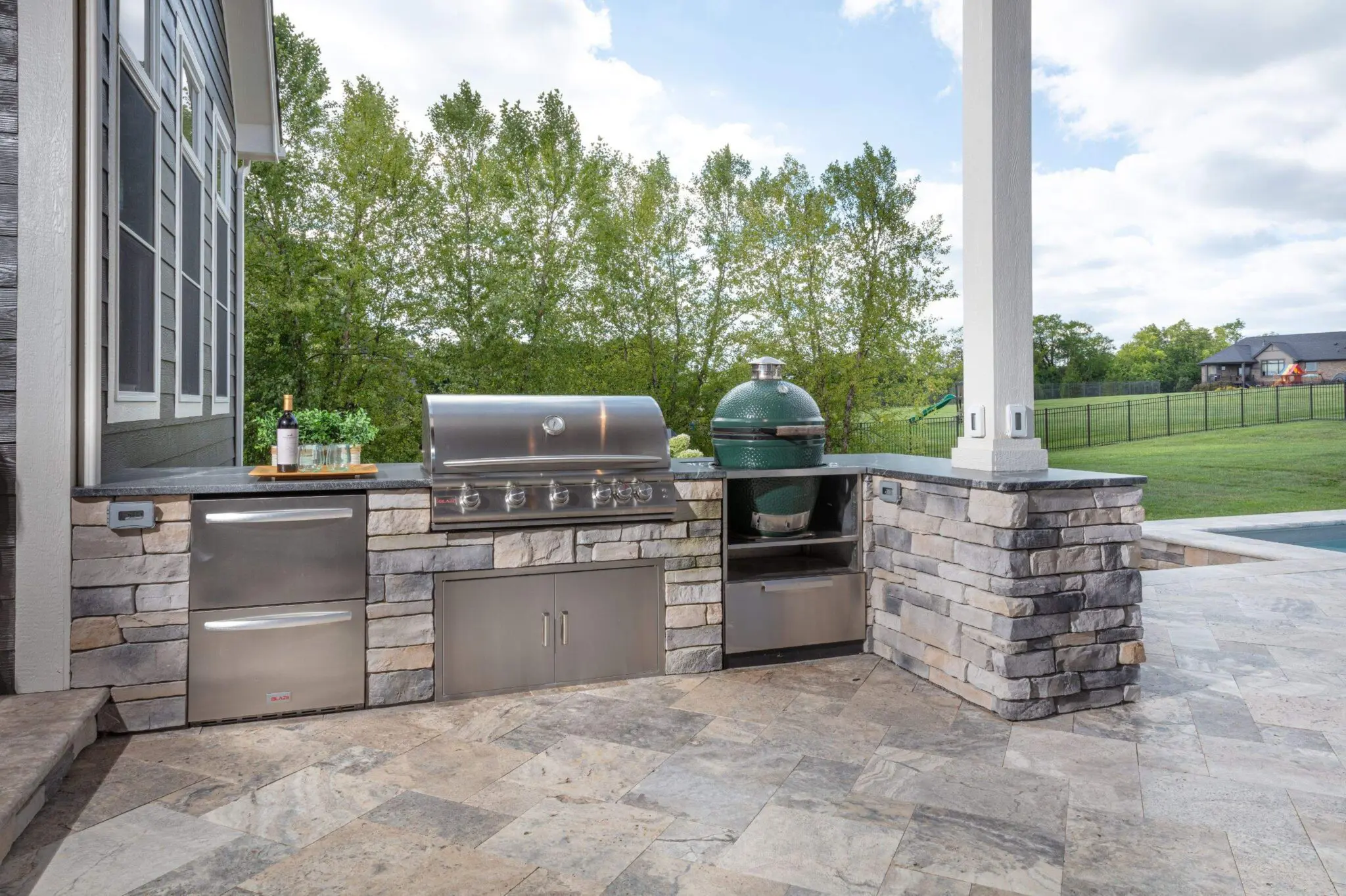 Outdoor Kitchens and Dining Areas