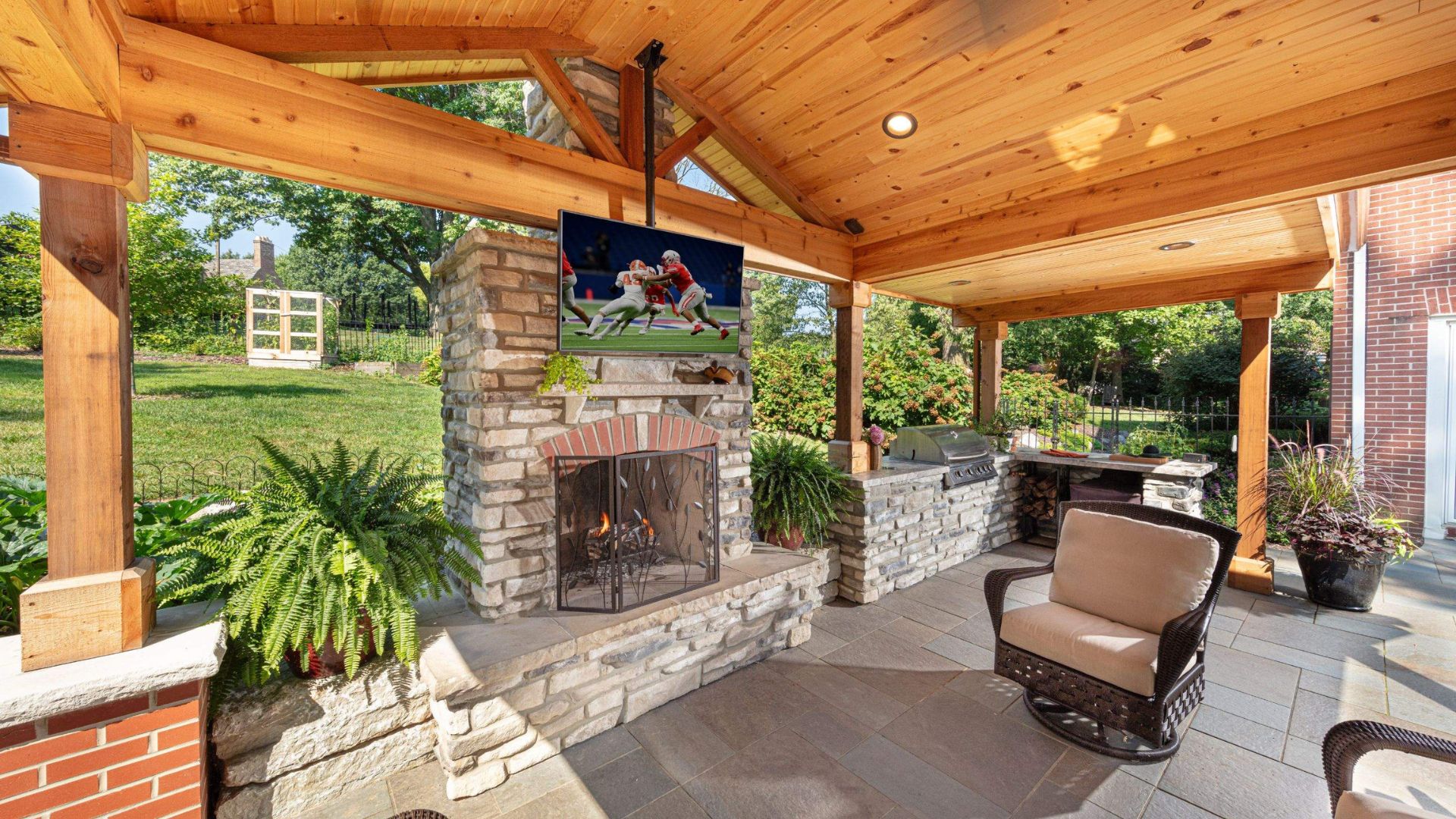 Outdoor TV - Site Group Landscaping